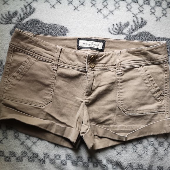Abercrombie & Fitch Tan cargo shorts - Picture 1 of 4